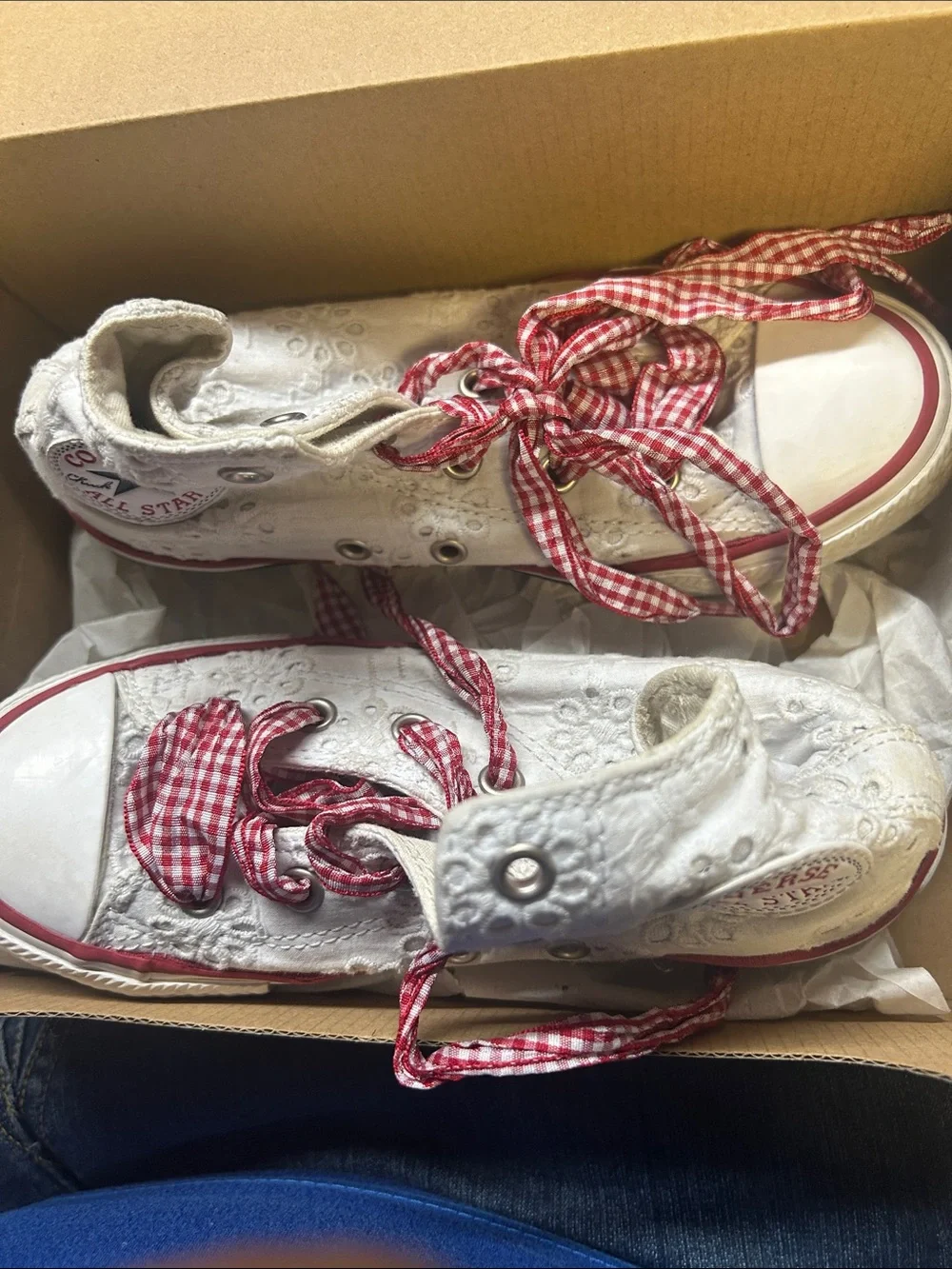 Converse White Kids High-Top Sneakers with Red Gingham Laces NEDOS